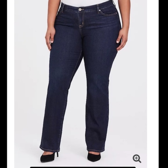 NWT Torrid 22 R Relaxed Dark Bootcut Jean 22W